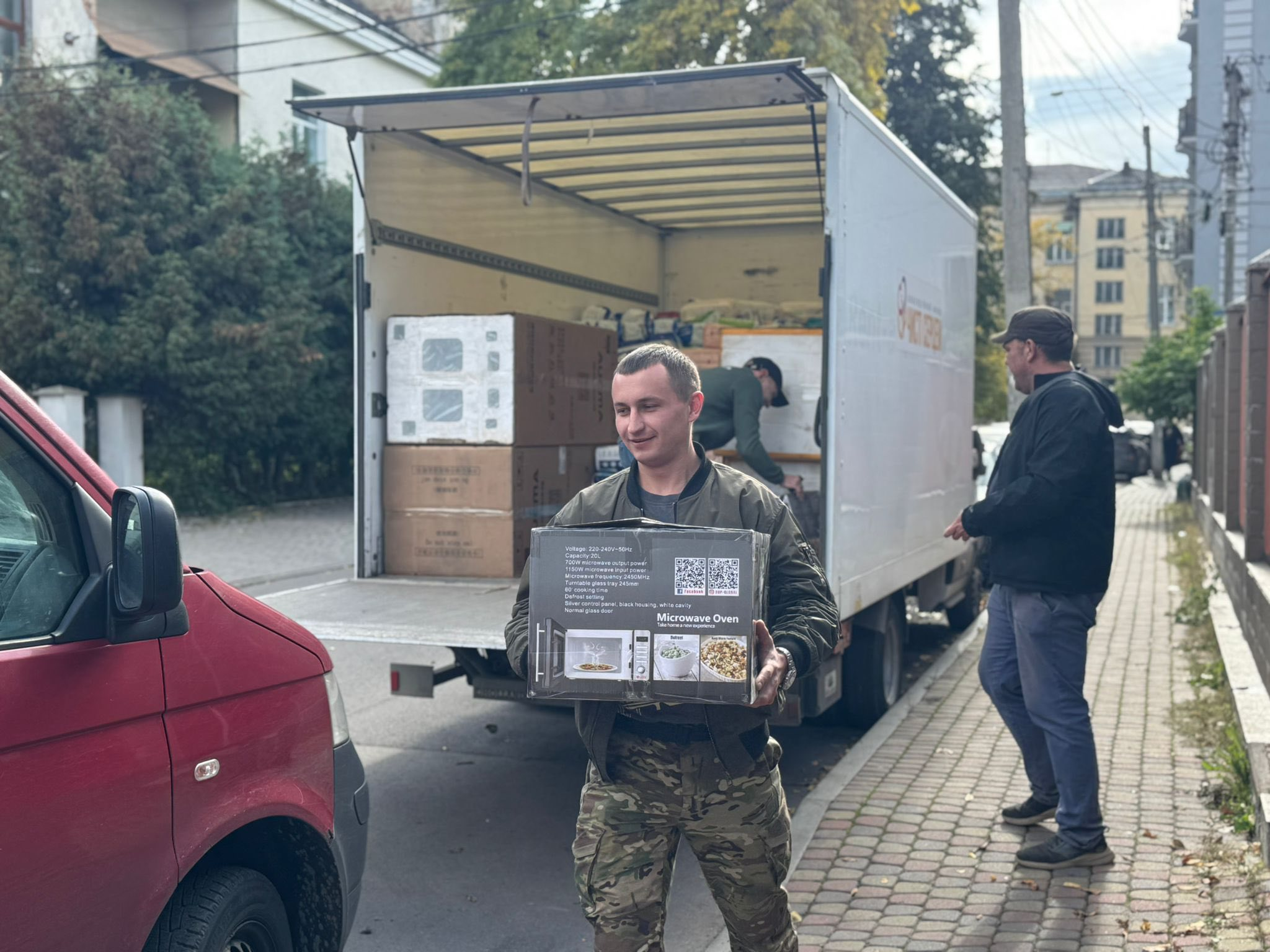 Команда Благодійного фонду «Чисті серцем» продовжує підтримувати наших незламних Захисників!